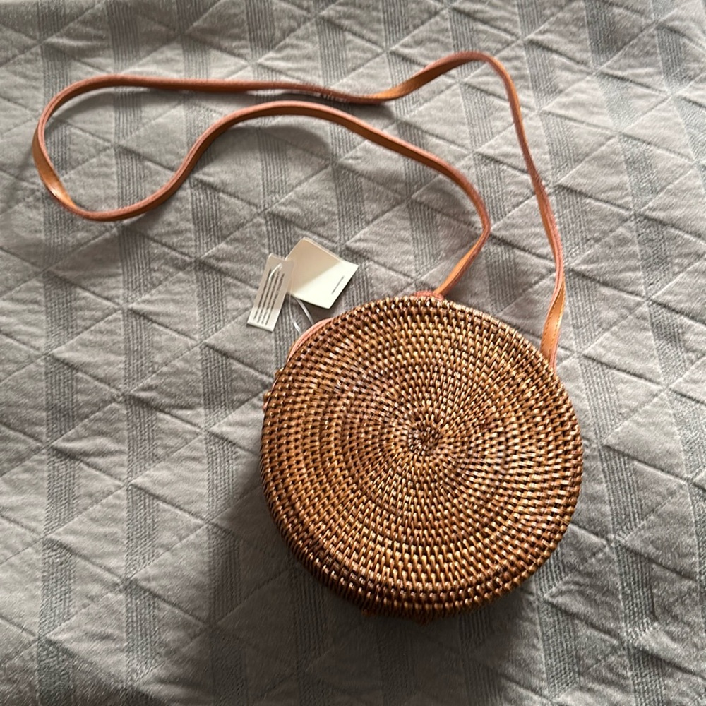 NWT Urban Outfitters Circle Straw Crossbody Bag